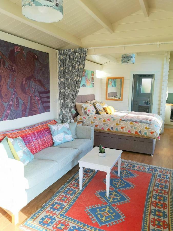 Sunset Hideaway Villa Narberth Exterior photo