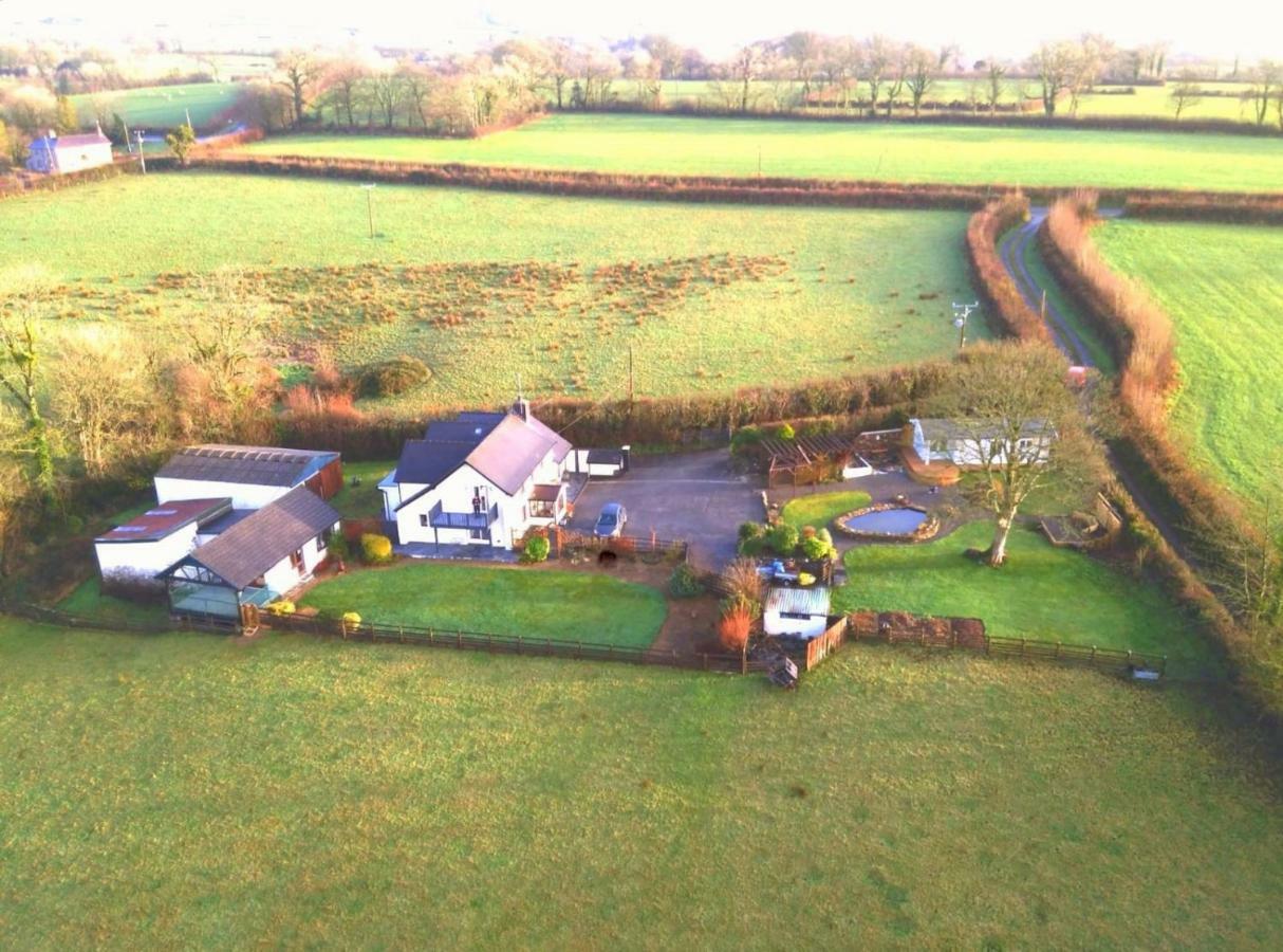 Sunset Hideaway Villa Narberth Exterior photo