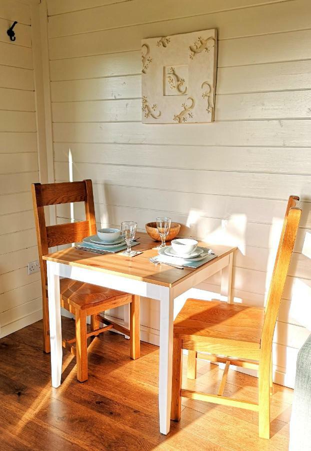 Sunset Hideaway Villa Narberth Exterior photo